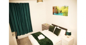 Cricklewood Deluxe Ensuite Room